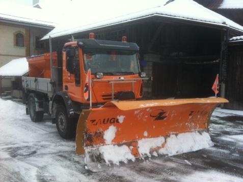 Schneeräumungslastwagen